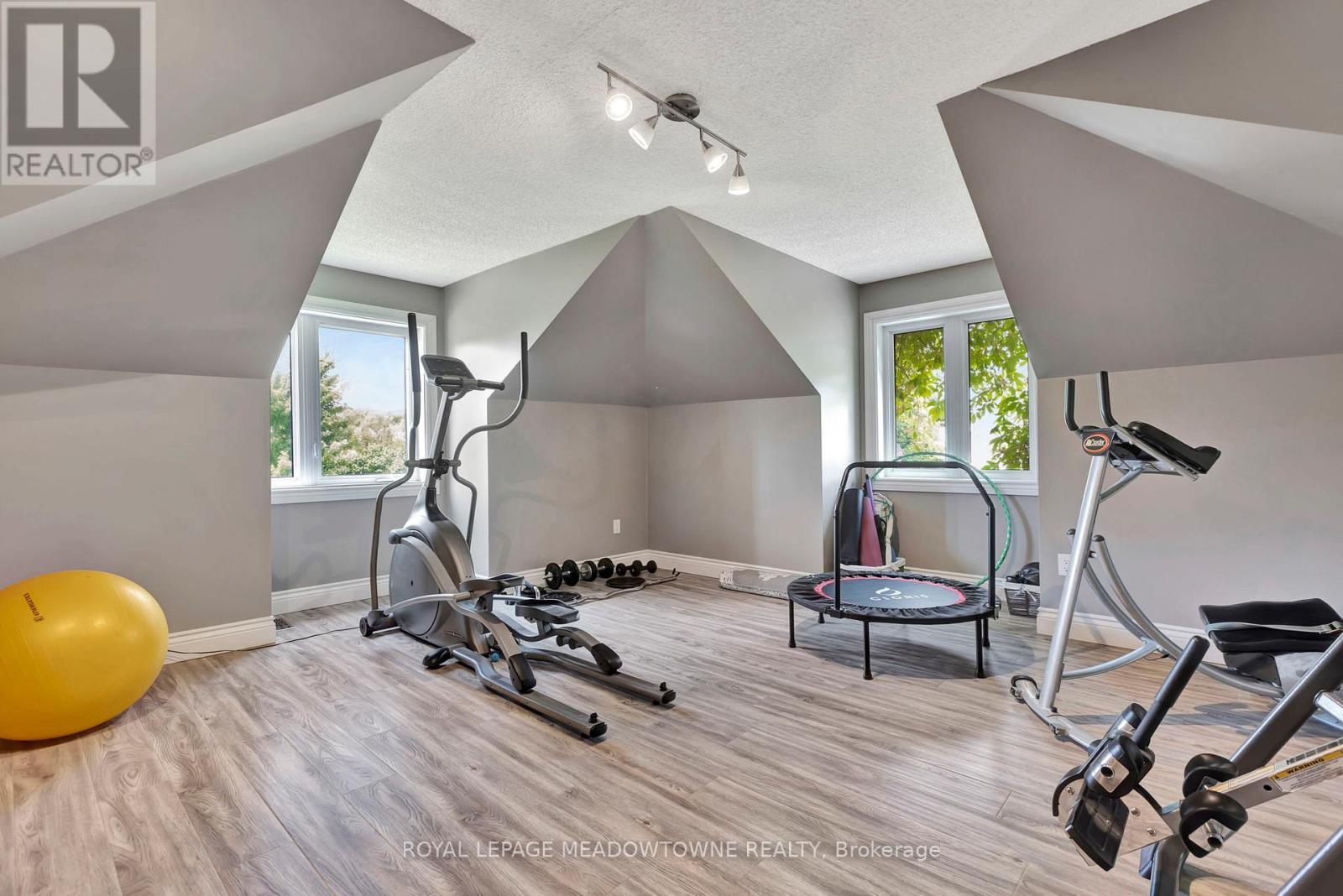 












1 WOODSPRING COURT E

,
Hamilton,




Ontario
L8N2Z7

