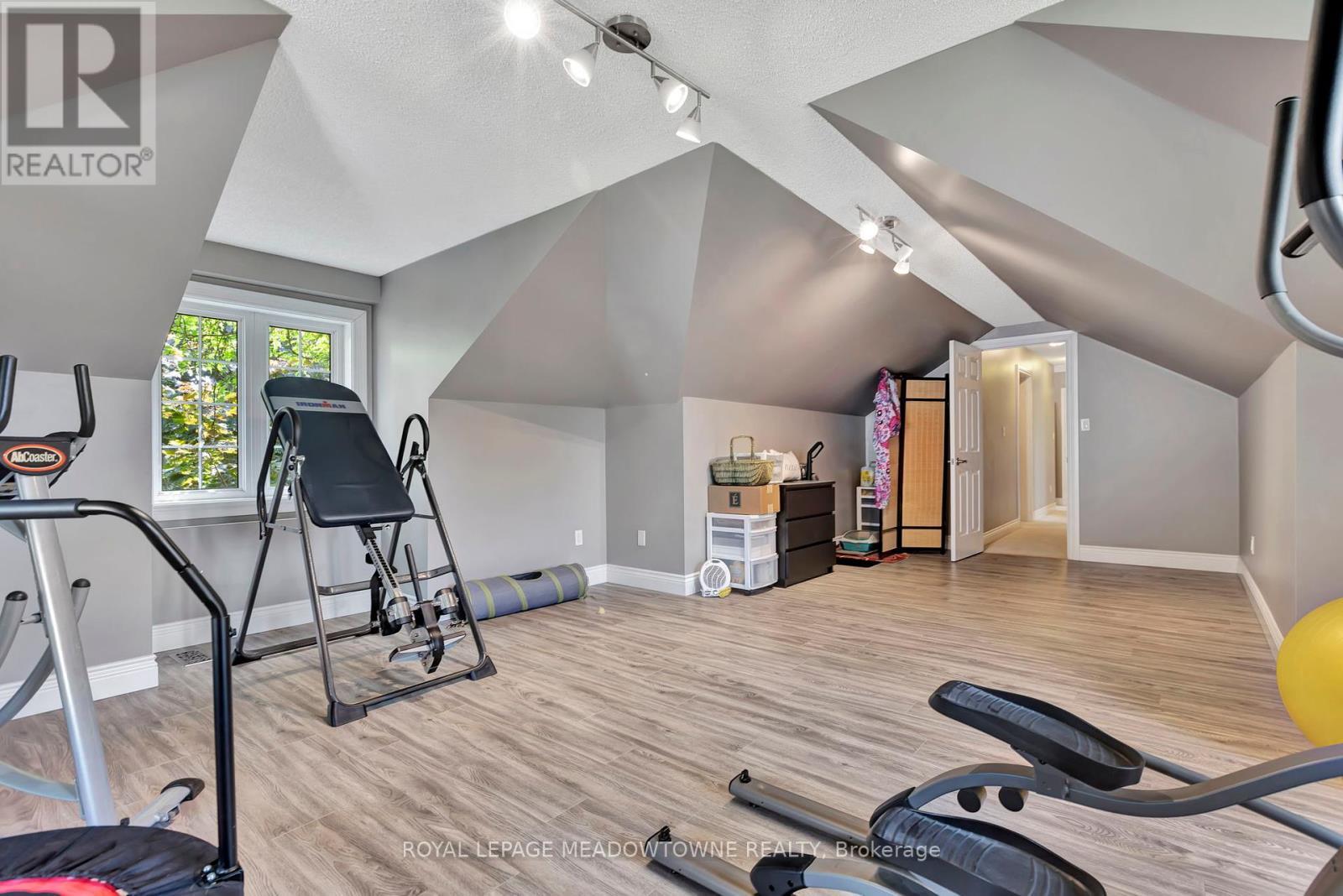 












1 WOODSPRING COURT E

,
Hamilton,




Ontario
L8N2Z7


