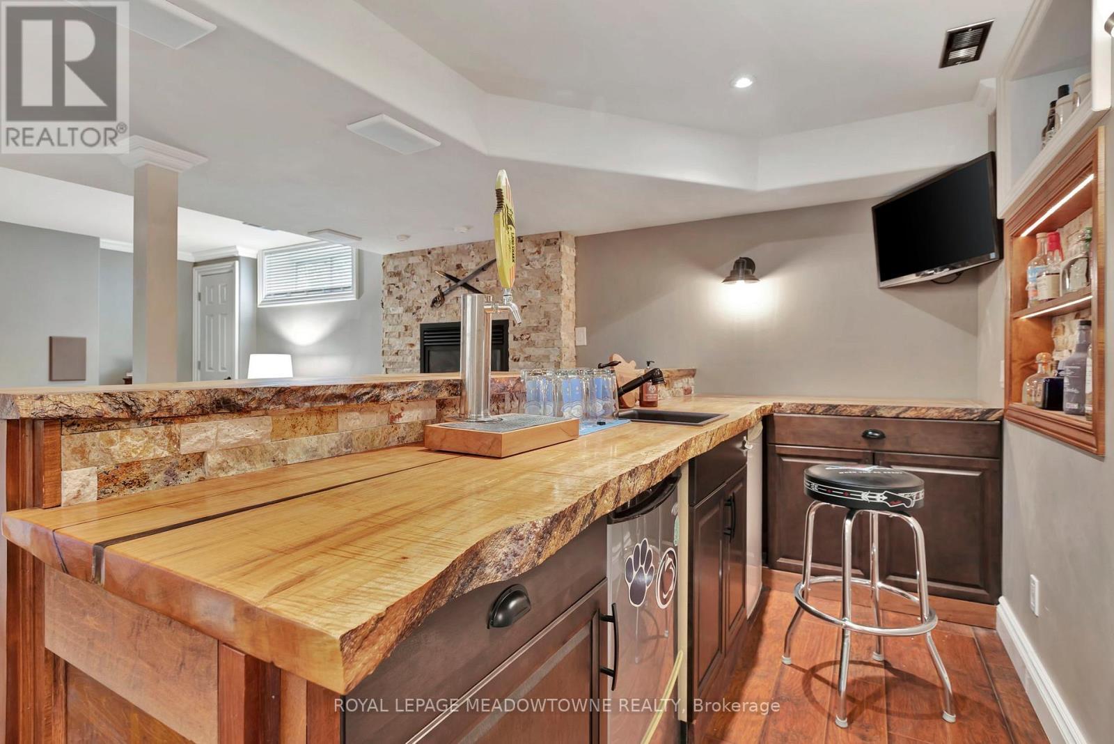 












1 WOODSPRING COURT E

,
Hamilton,




Ontario
L8N2Z7

