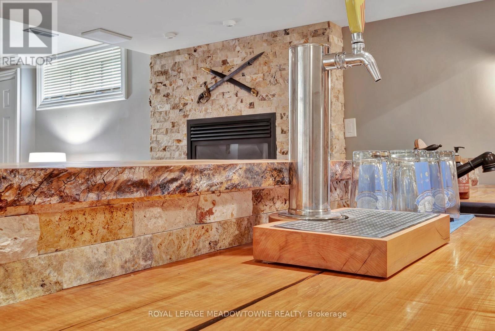 












1 WOODSPRING COURT E

,
Hamilton,




Ontario
L8N2Z7

