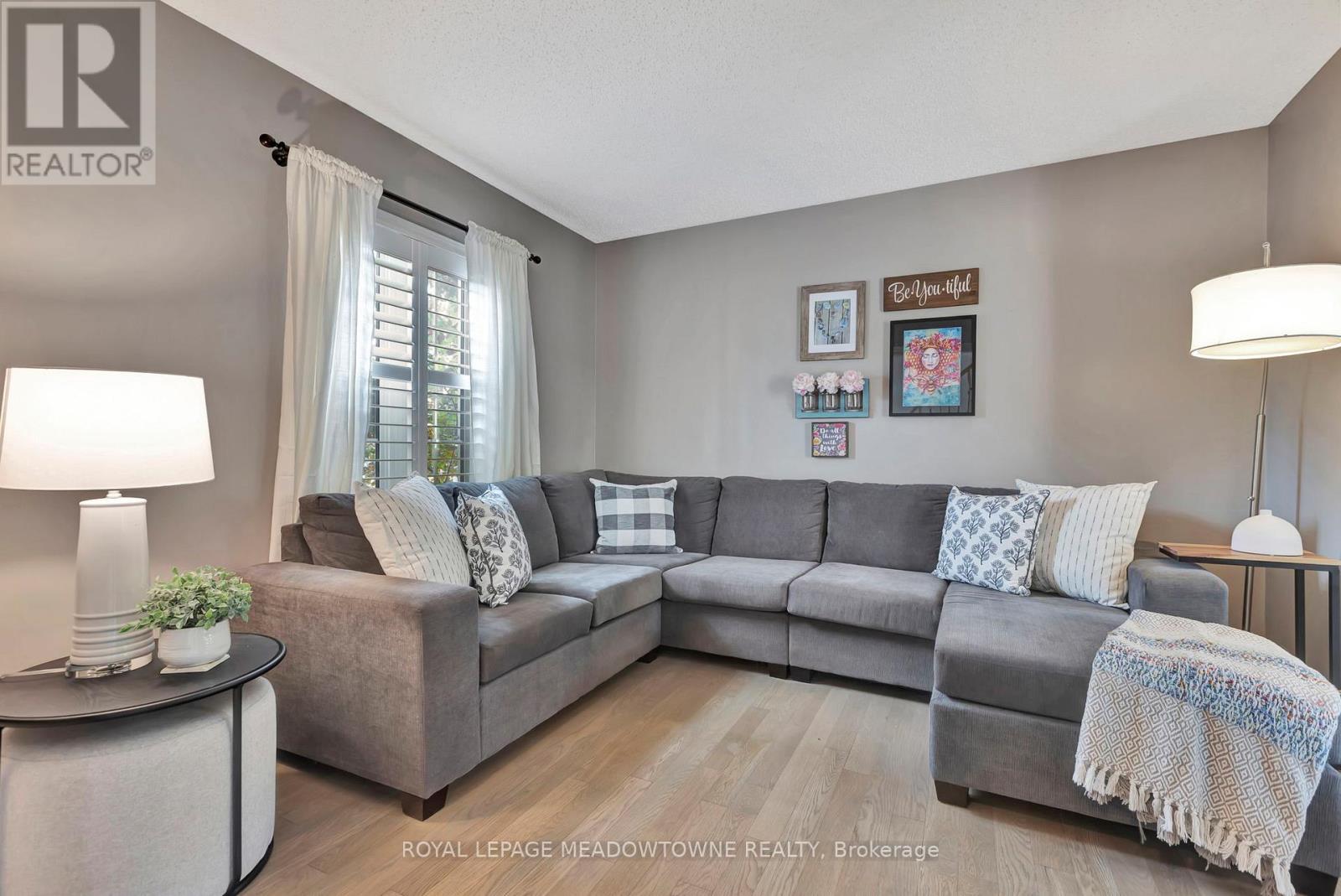 












1 WOODSPRING COURT E

,
Hamilton,




Ontario
L8N2Z7


