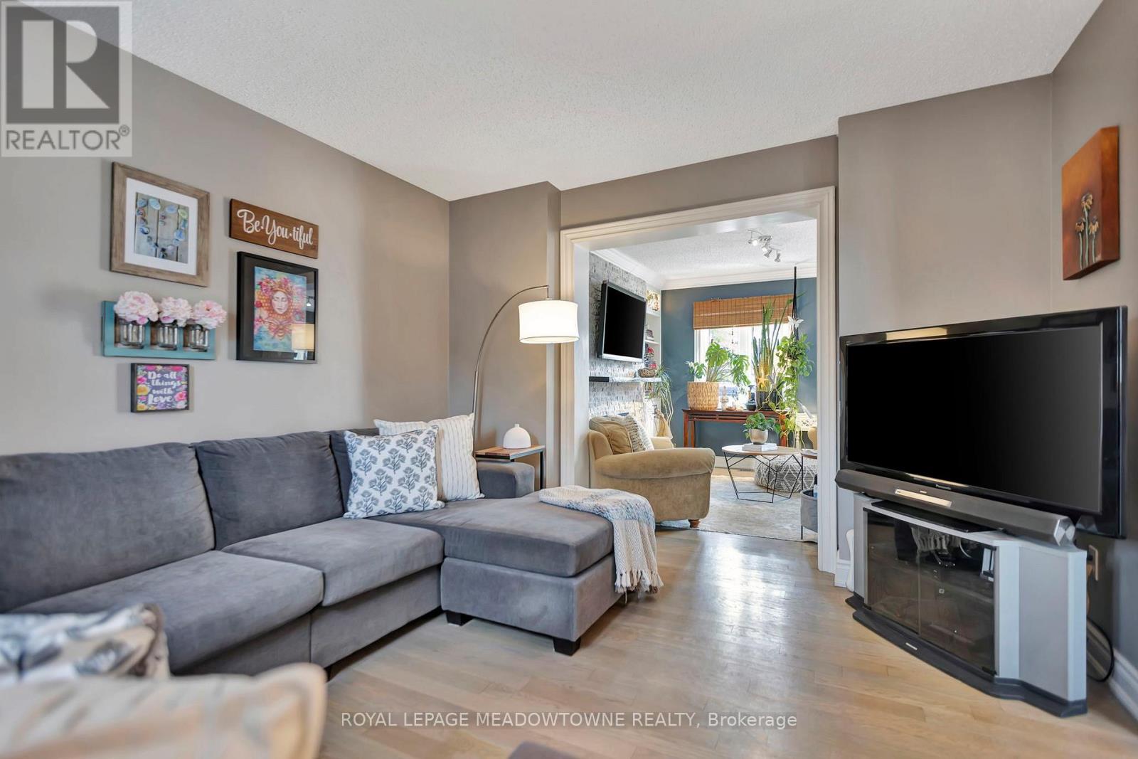 












1 WOODSPRING COURT E

,
Hamilton,




Ontario
L8N2Z7

