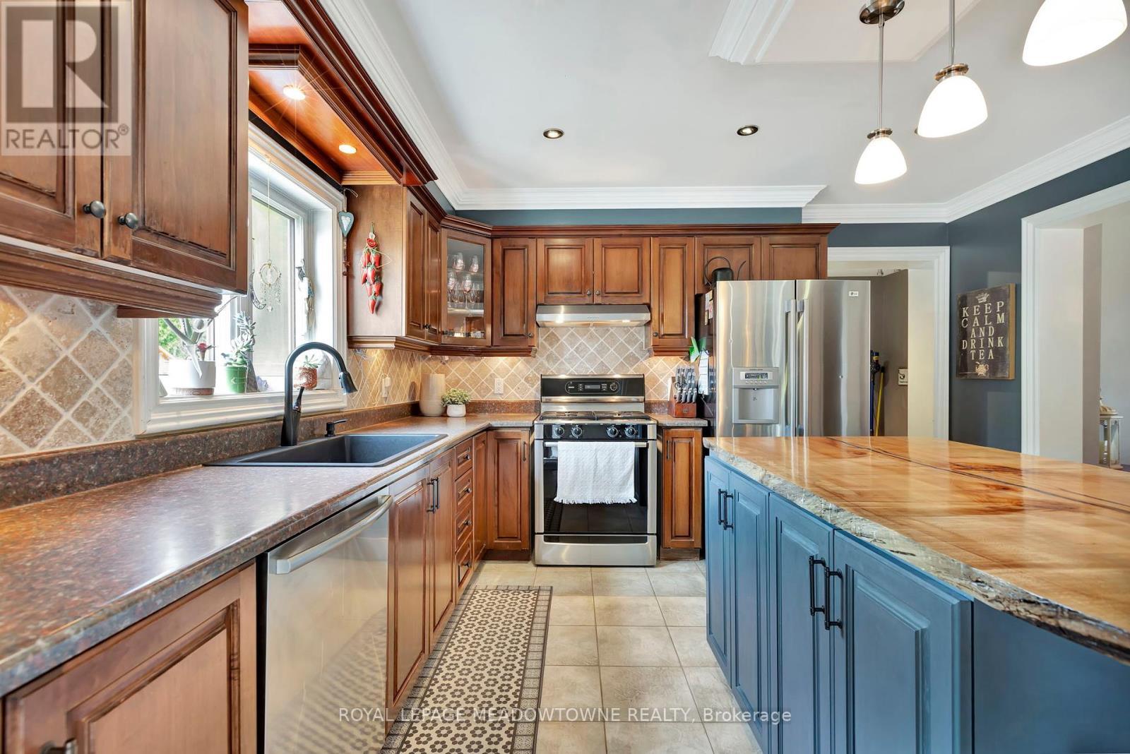 












1 WOODSPRING COURT E

,
Hamilton,




Ontario
L8N2Z7

