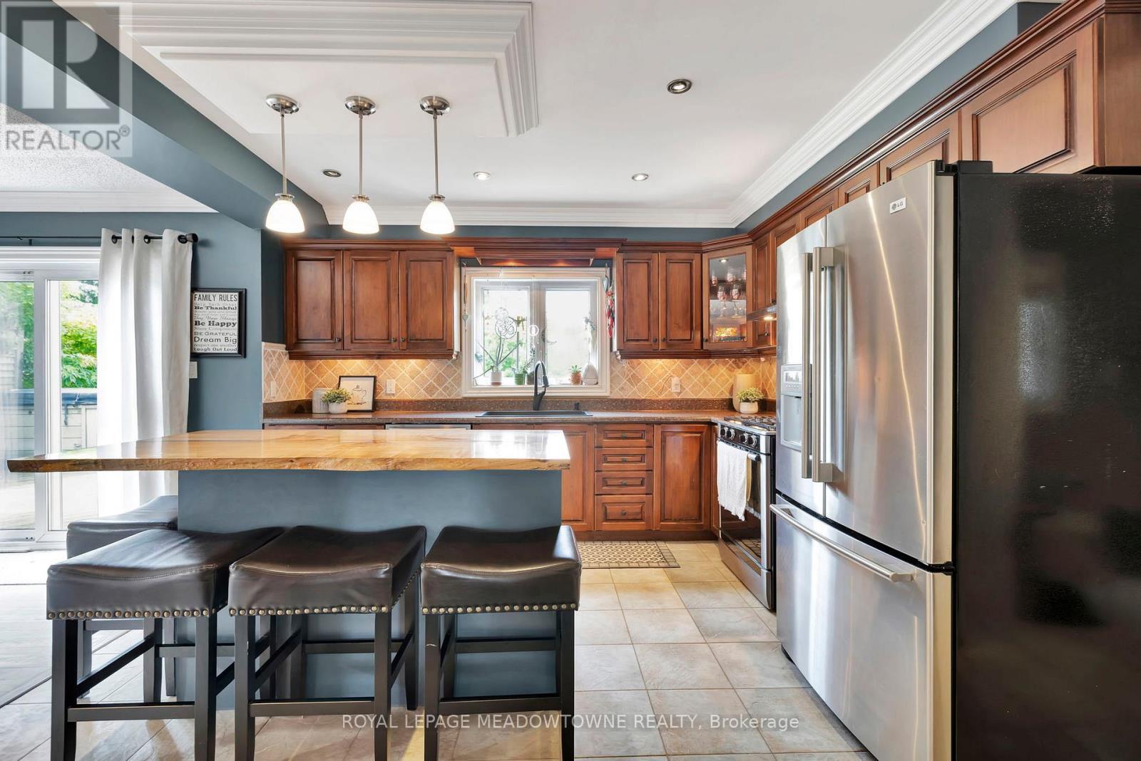 












1 WOODSPRING COURT E

,
Hamilton,




Ontario
L8N2Z7

