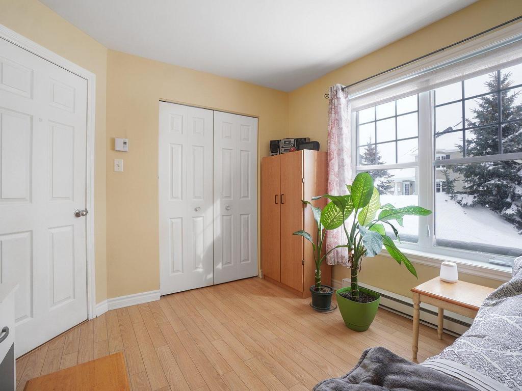 









27


Rue de la Comtesse

,
Saint-Jérôme,




QC
J7Y5L5

