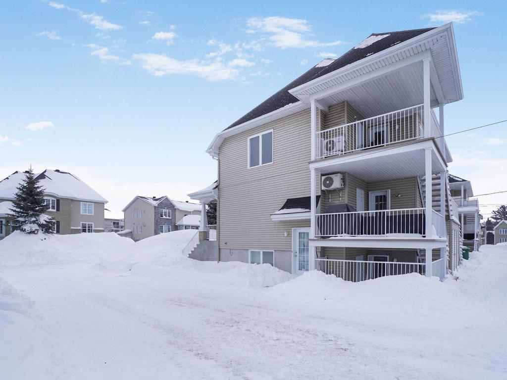 









27


Rue de la Comtesse

,
Saint-Jérôme,




QC
J7Y5L5

