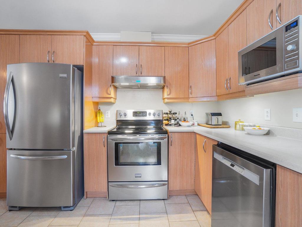 









27


Rue de la Comtesse

,
Saint-Jérôme,




QC
J7Y5L5

