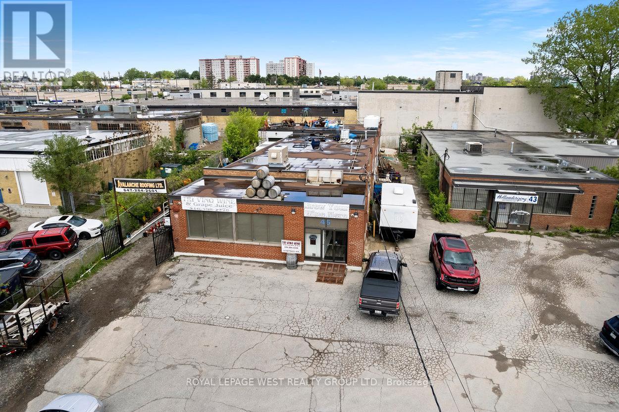 












45 DENSLEY AVENUE

,
Toronto,




Ontario
M6M2P5

