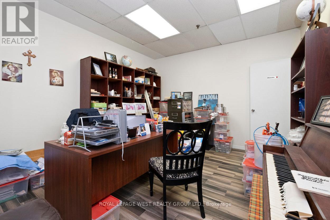 












45 DENSLEY AVENUE

,
Toronto,




Ontario
M6M2P5


