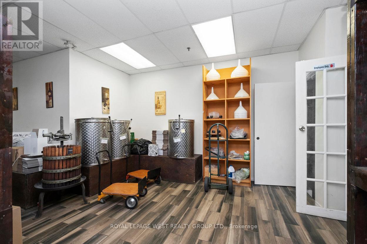 












45 DENSLEY AVENUE

,
Toronto,




Ontario
M6M2P5

