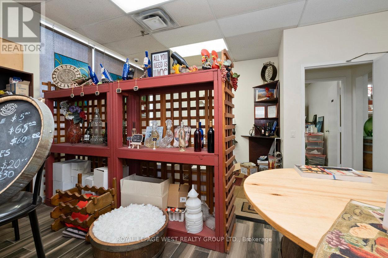












45 DENSLEY AVENUE

,
Toronto,




Ontario
M6M2P5

