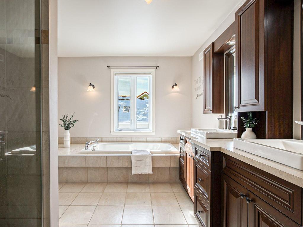 









1640


Rue des Faucons

,
Saint-Michel,




QC
J0L2J0

