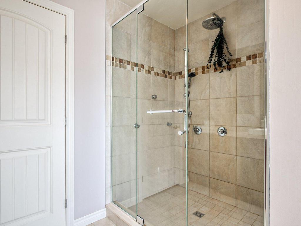 









1640


Rue des Faucons

,
Saint-Michel,




QC
J0L2J0

