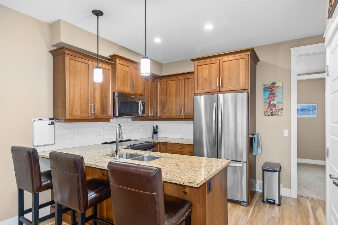 









3359


Cougar

Road, 25,
Westbank,




BC
V4T 3G1

