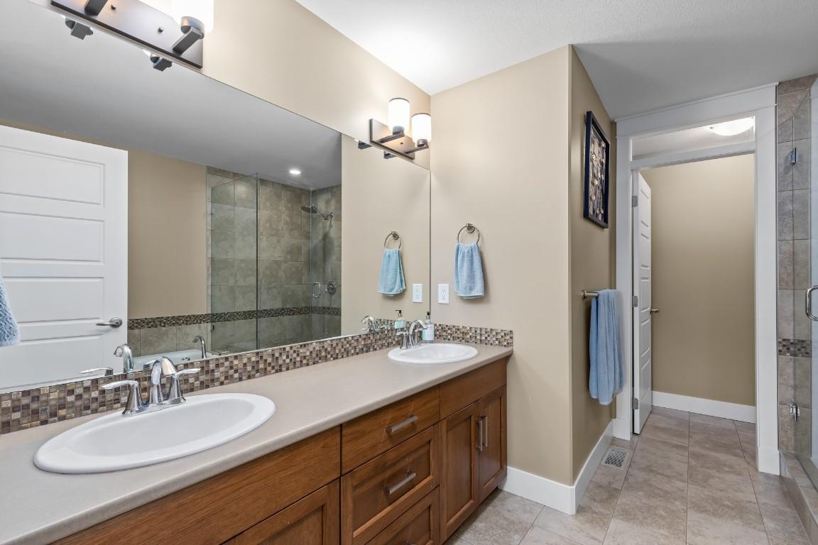 









3359


Cougar

Road, 25,
Westbank,




BC
V4T 3G1

