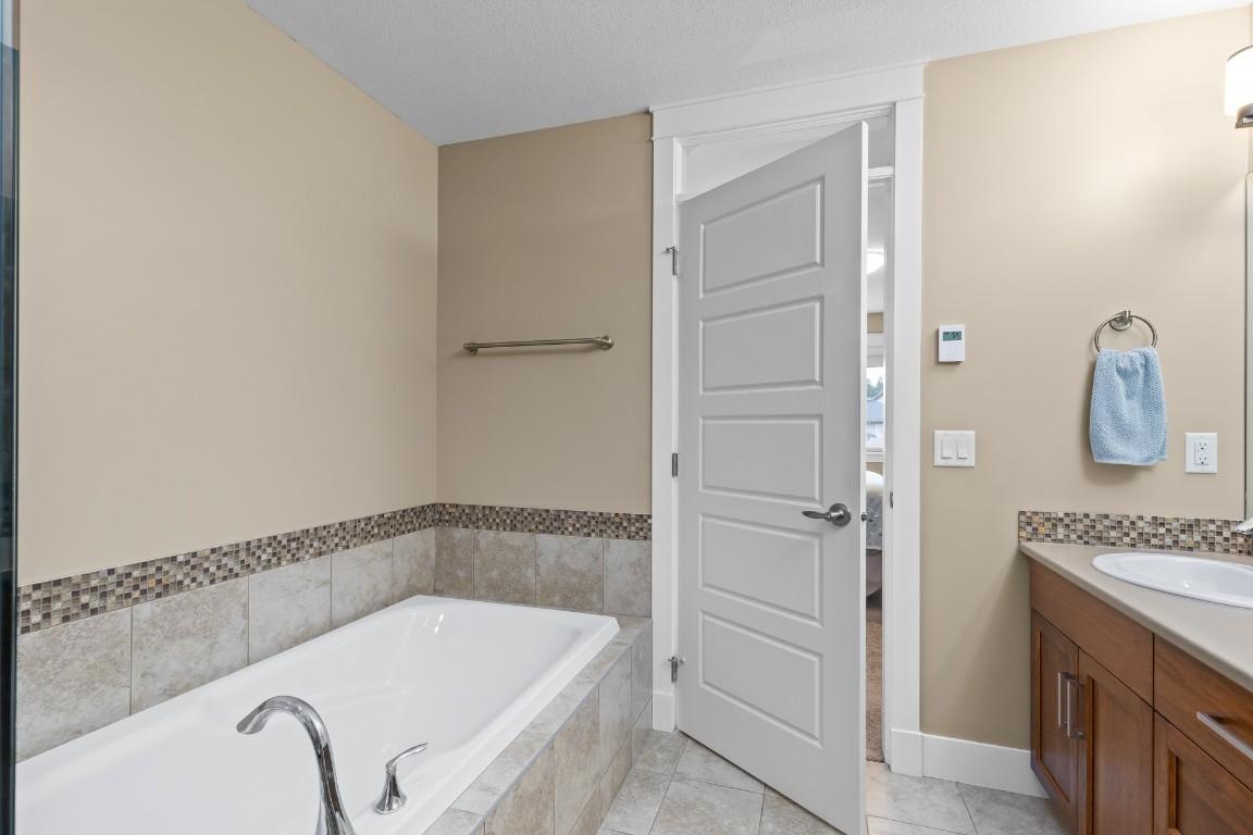 









3359


Cougar

Road, 25,
Westbank,




BC
V4T 3G1

