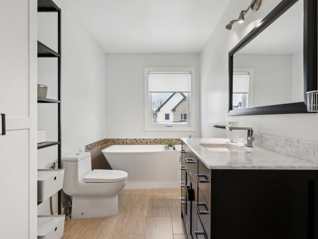









36


Rue de la Gironde

,
Gatineau (Gatineau),




QC
J8R3N2

