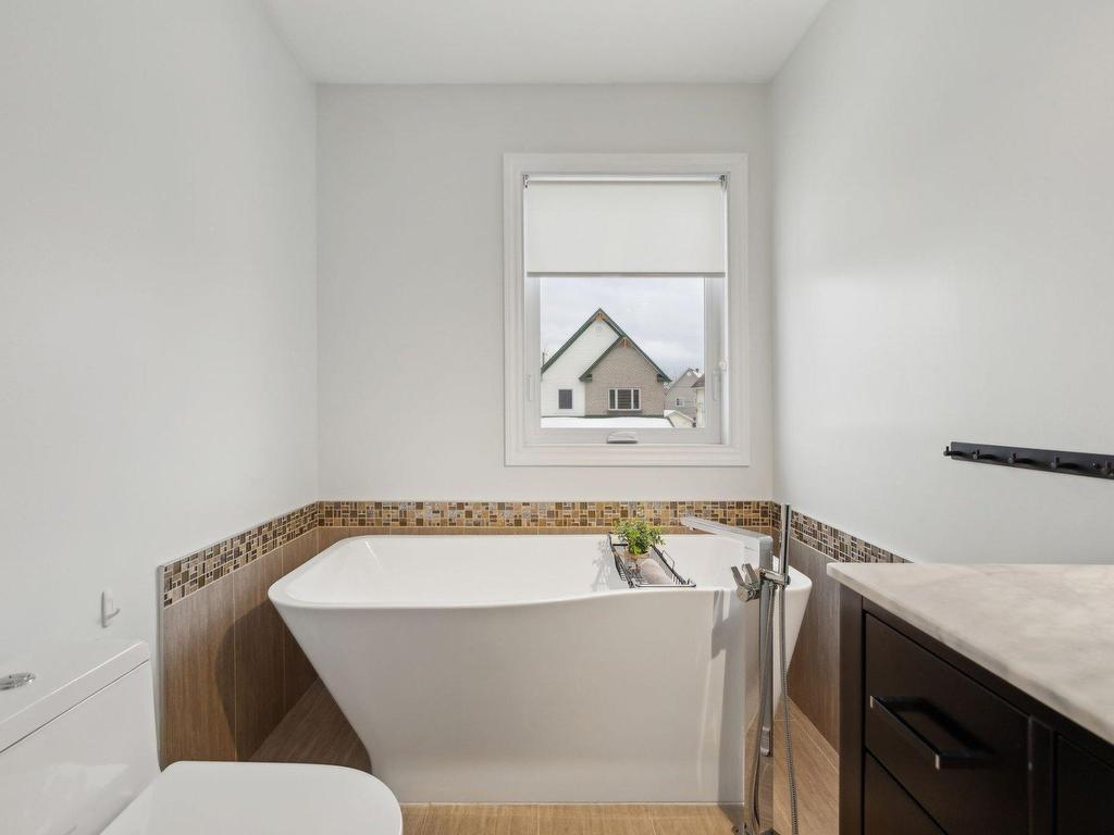 









36


Rue de la Gironde

,
Gatineau (Gatineau),




QC
J8R3N2

