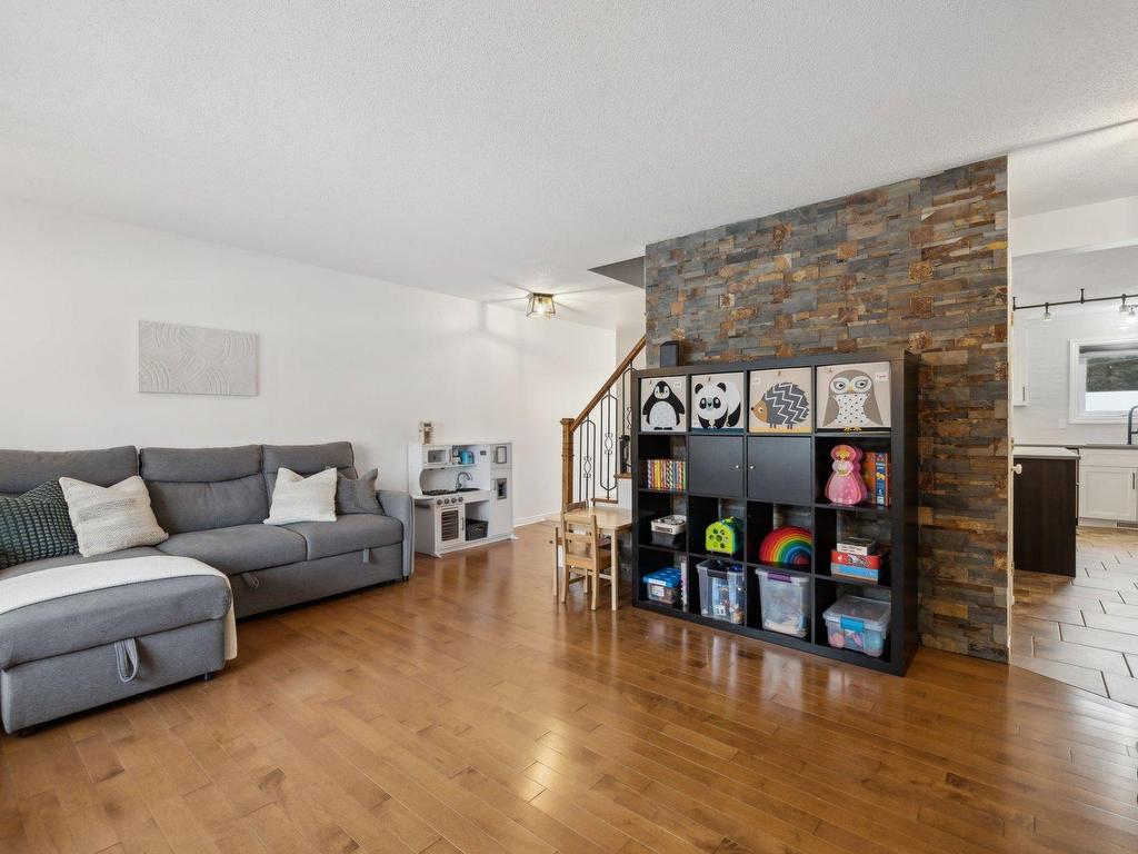 









36


Rue de la Gironde

,
Gatineau (Gatineau),




QC
J8R3N2


