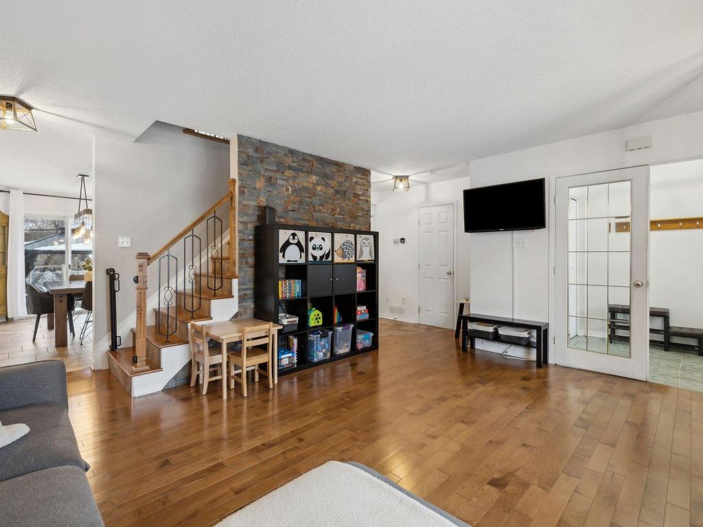 









36


Rue de la Gironde

,
Gatineau (Gatineau),




QC
J8R3N2


