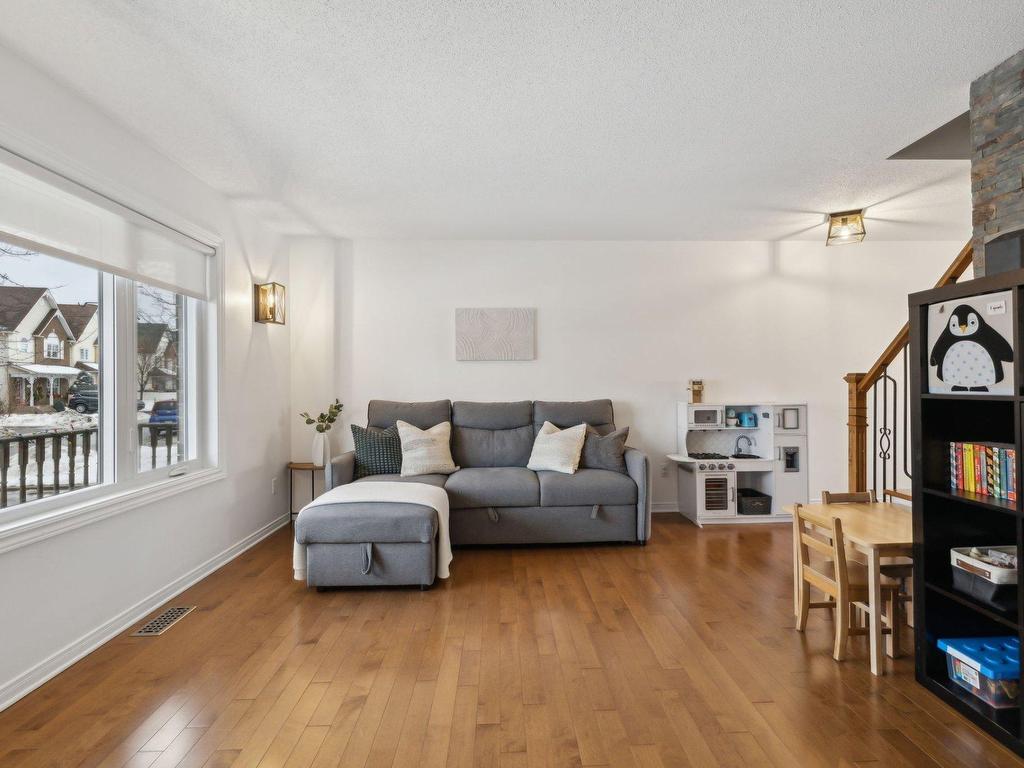 









36


Rue de la Gironde

,
Gatineau (Gatineau),




QC
J8R3N2

