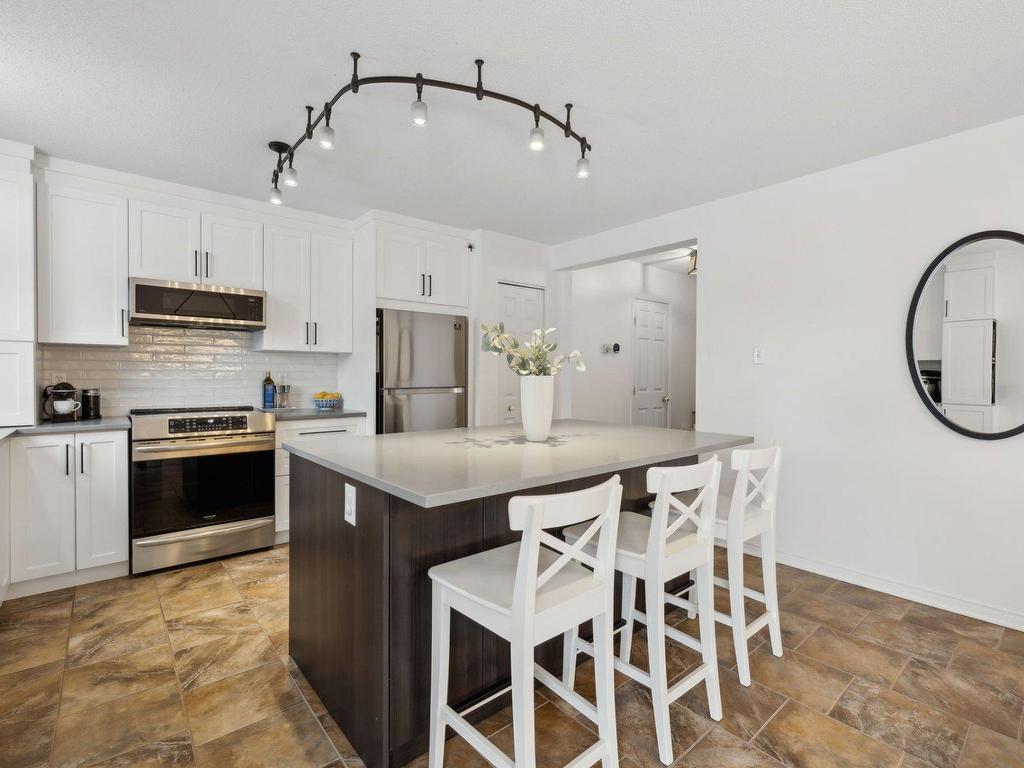 









36


Rue de la Gironde

,
Gatineau (Gatineau),




QC
J8R3N2

