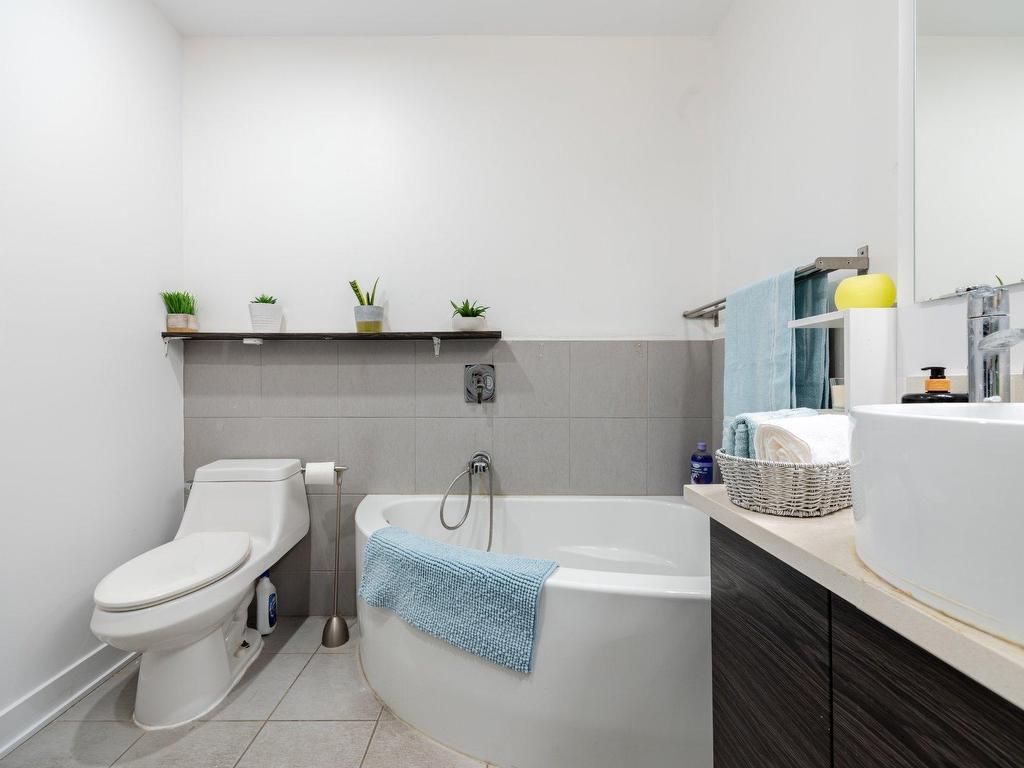 









3300


Boul. Cavendish

, 312,
Montréal (Côte-des-Neiges/Notre-Dame-de-Grâce),




QC
H4B2M8


