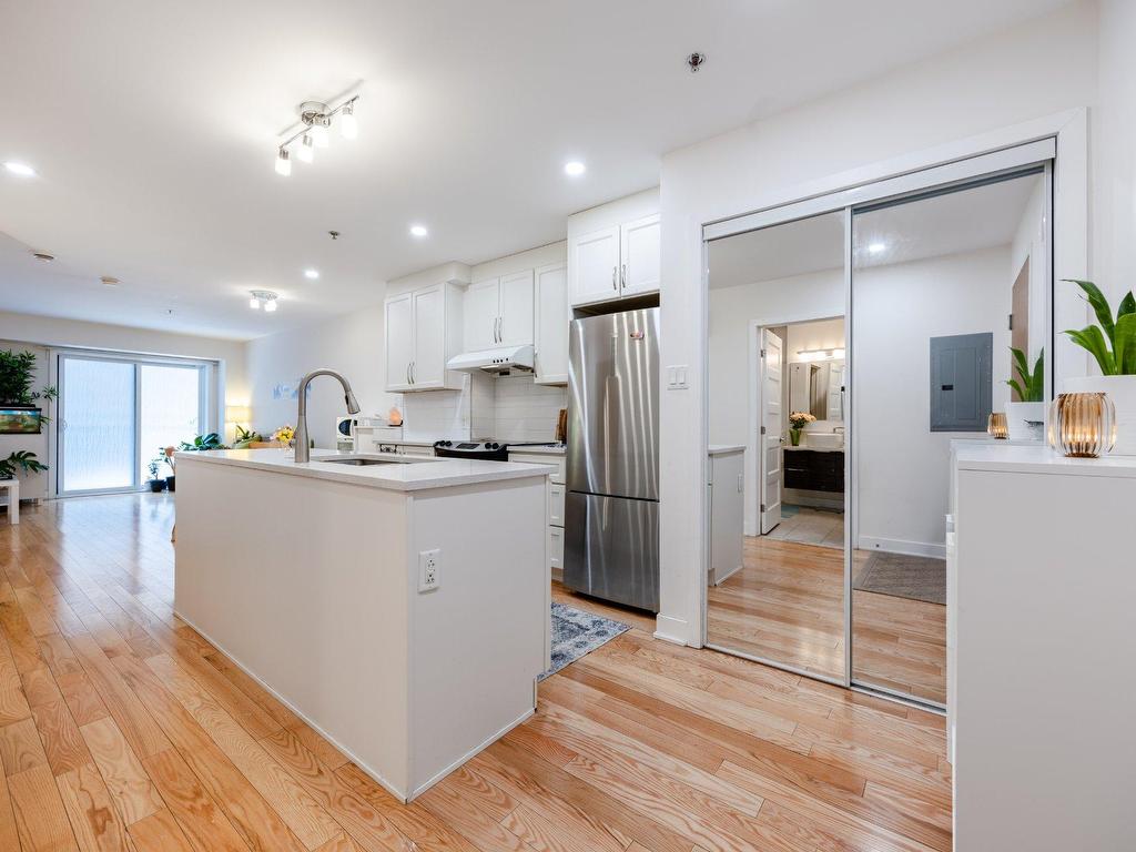 









3300


Boul. Cavendish

, 312,
Montréal (Côte-des-Neiges/Notre-Dame-de-Grâce),




QC
H4B2M8

