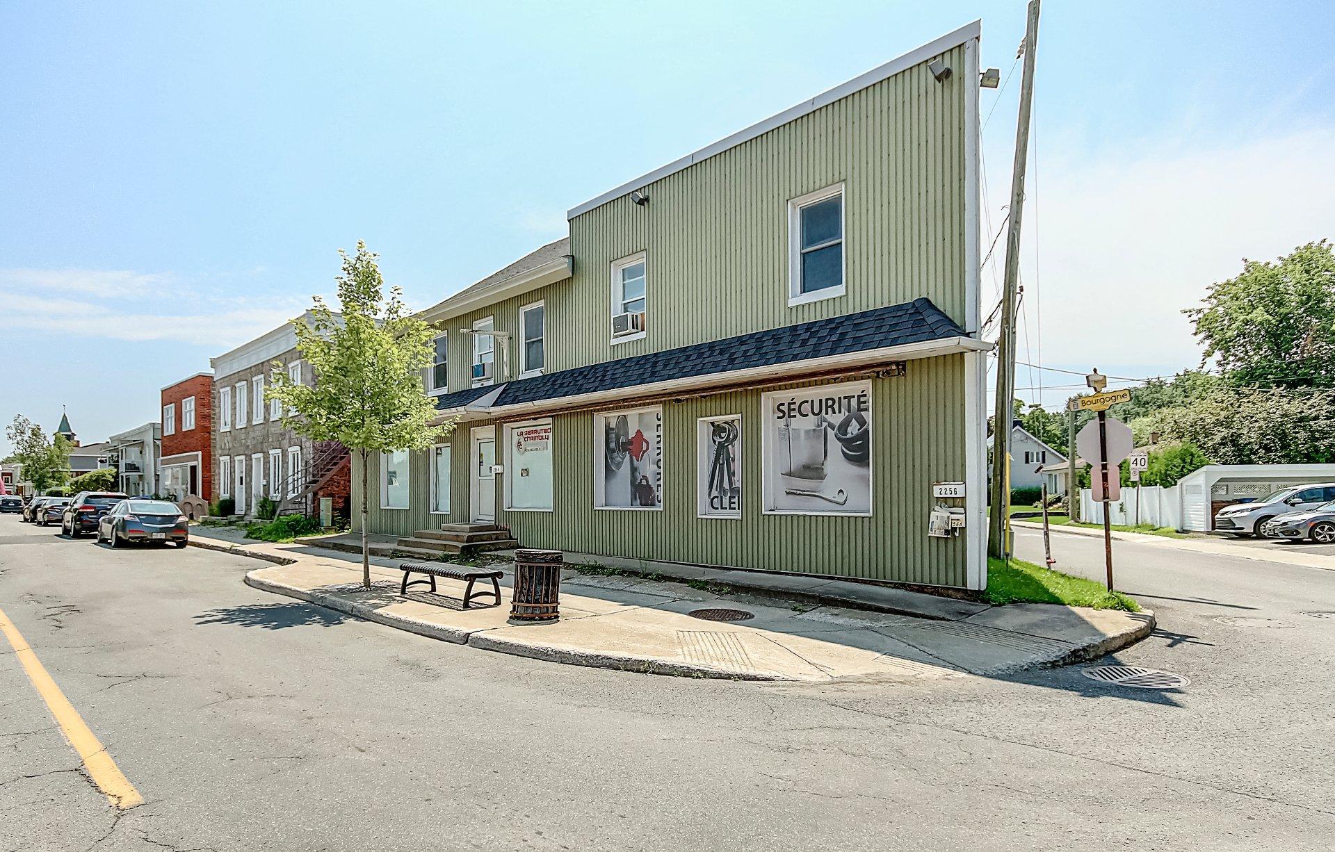 









2254

 - 2256


Av. Bourgogne

,
Chambly,




QC
J3L2A2

