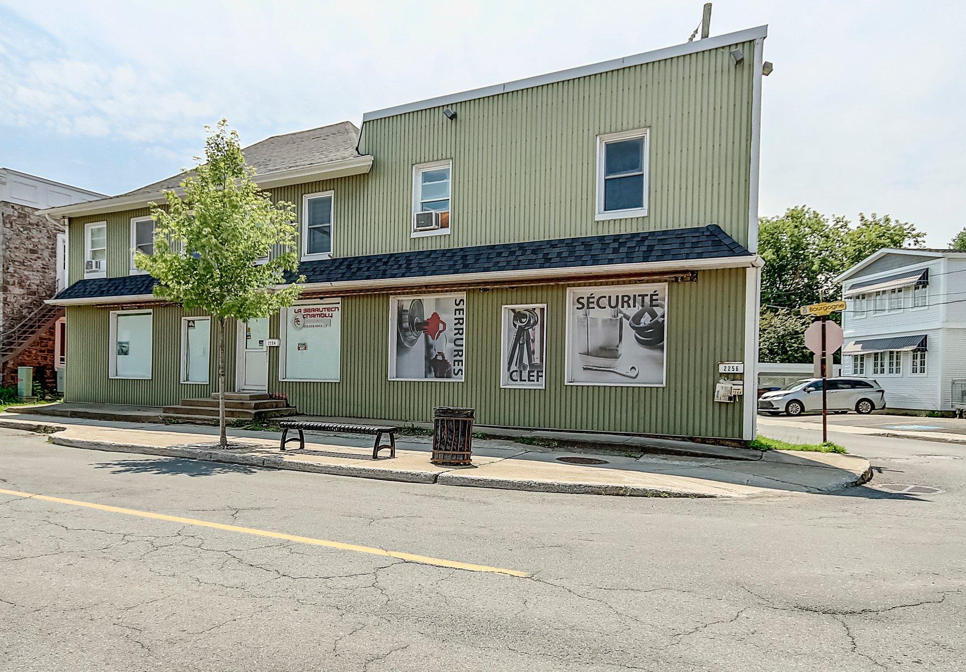 









2254

 - 2256


Av. Bourgogne

,
Chambly,




QC
J3L2A2

