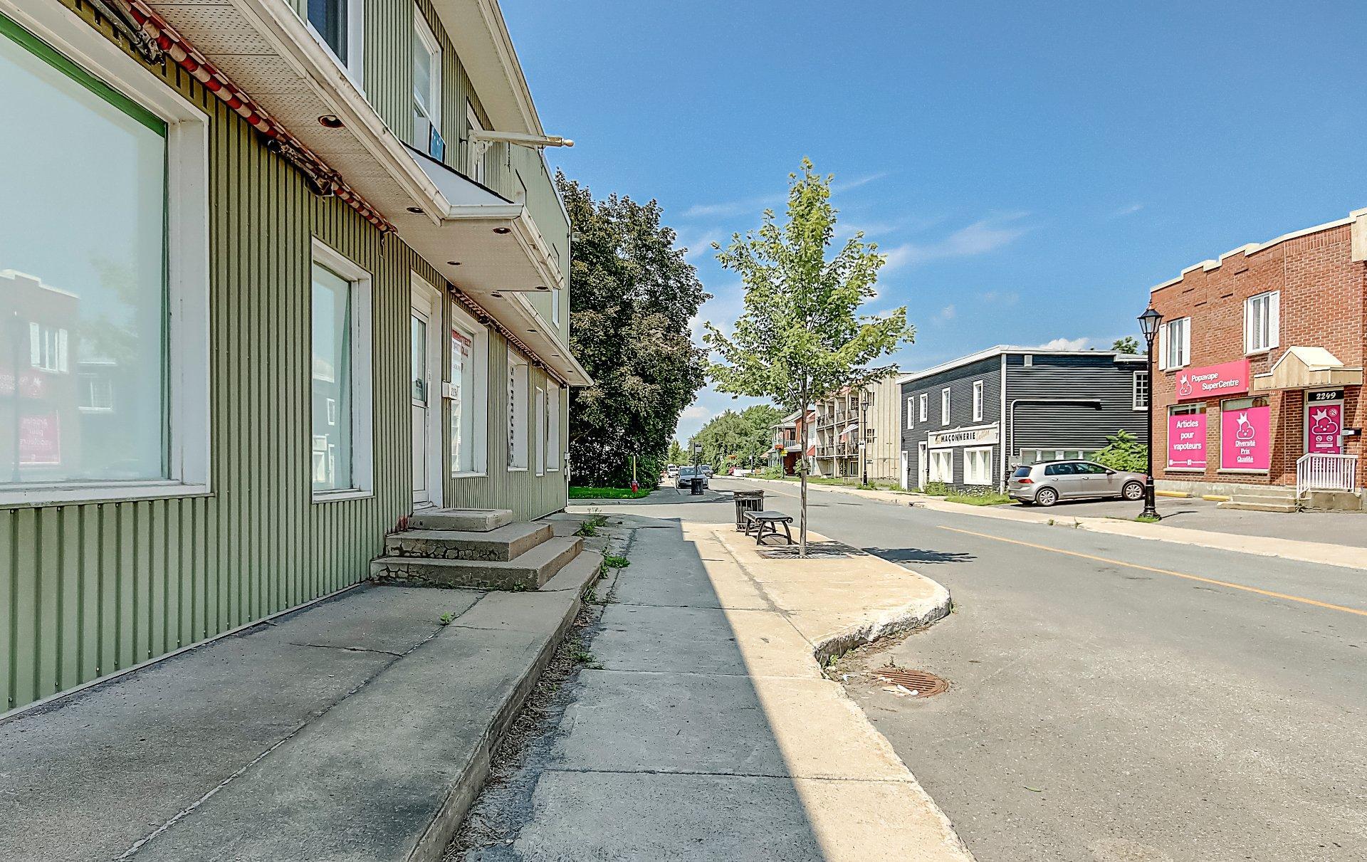 









2254

 - 2256


Av. Bourgogne

,
Chambly,




QC
J3L2A2

