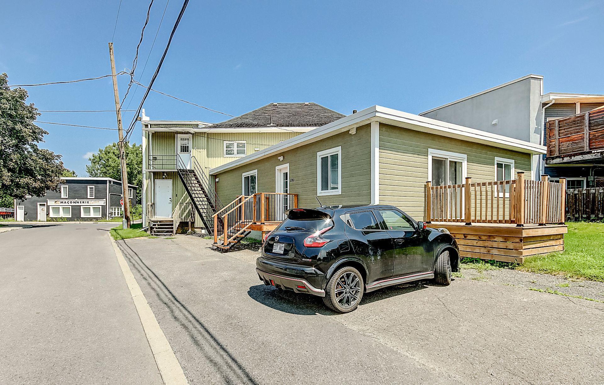 









2254

 - 2256


Av. Bourgogne

,
Chambly,




QC
J3L2A2


