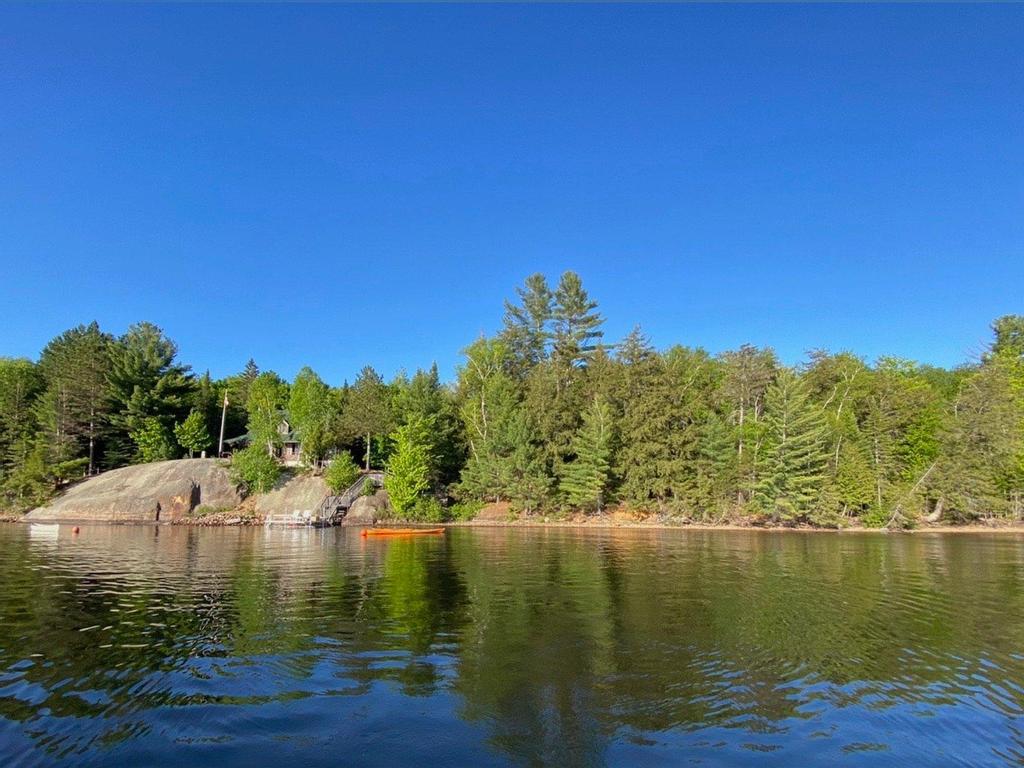 









8368


Rive du Lac-Tremblant

,
Lac-Tremblant-Nord,




QC
J8E1B3

