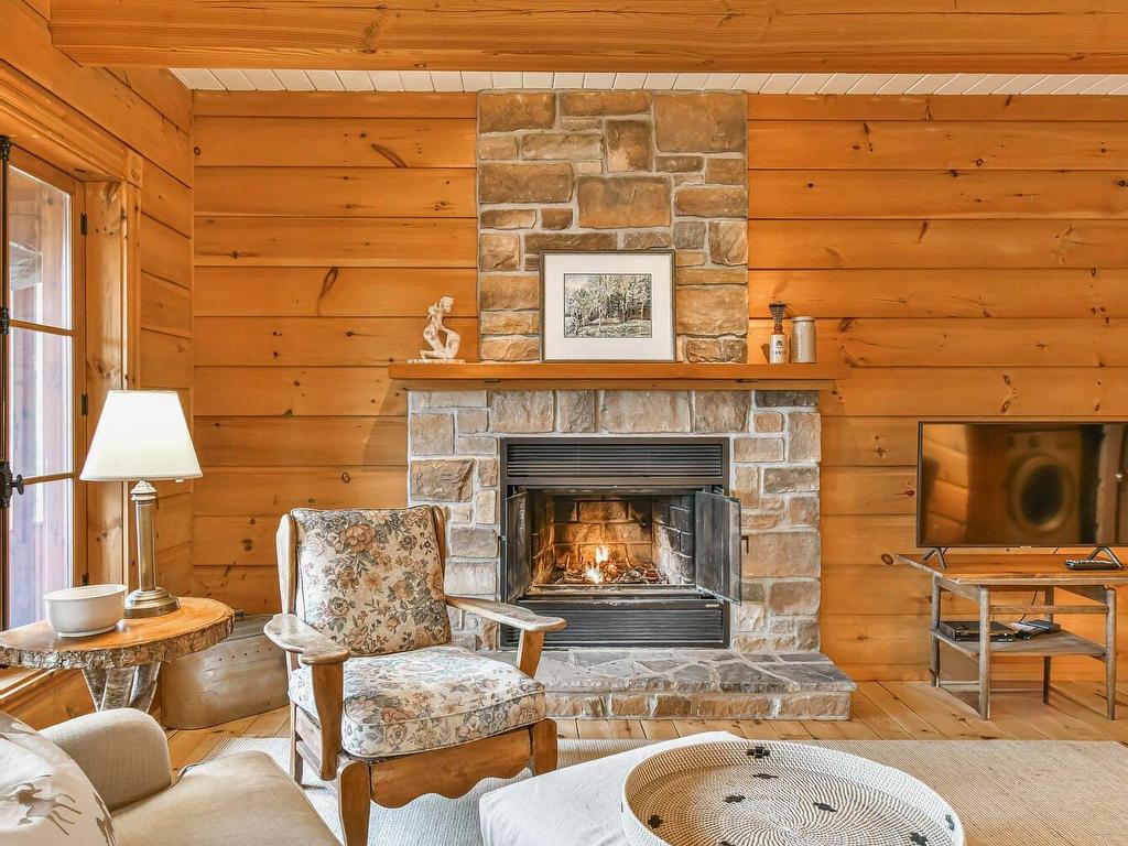 









8368


Rive du Lac-Tremblant

,
Lac-Tremblant-Nord,




QC
J8E1B3

