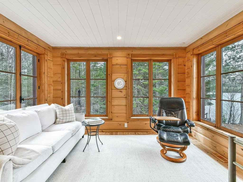 









8368


Rive du Lac-Tremblant

,
Lac-Tremblant-Nord,




QC
J8E1B3

