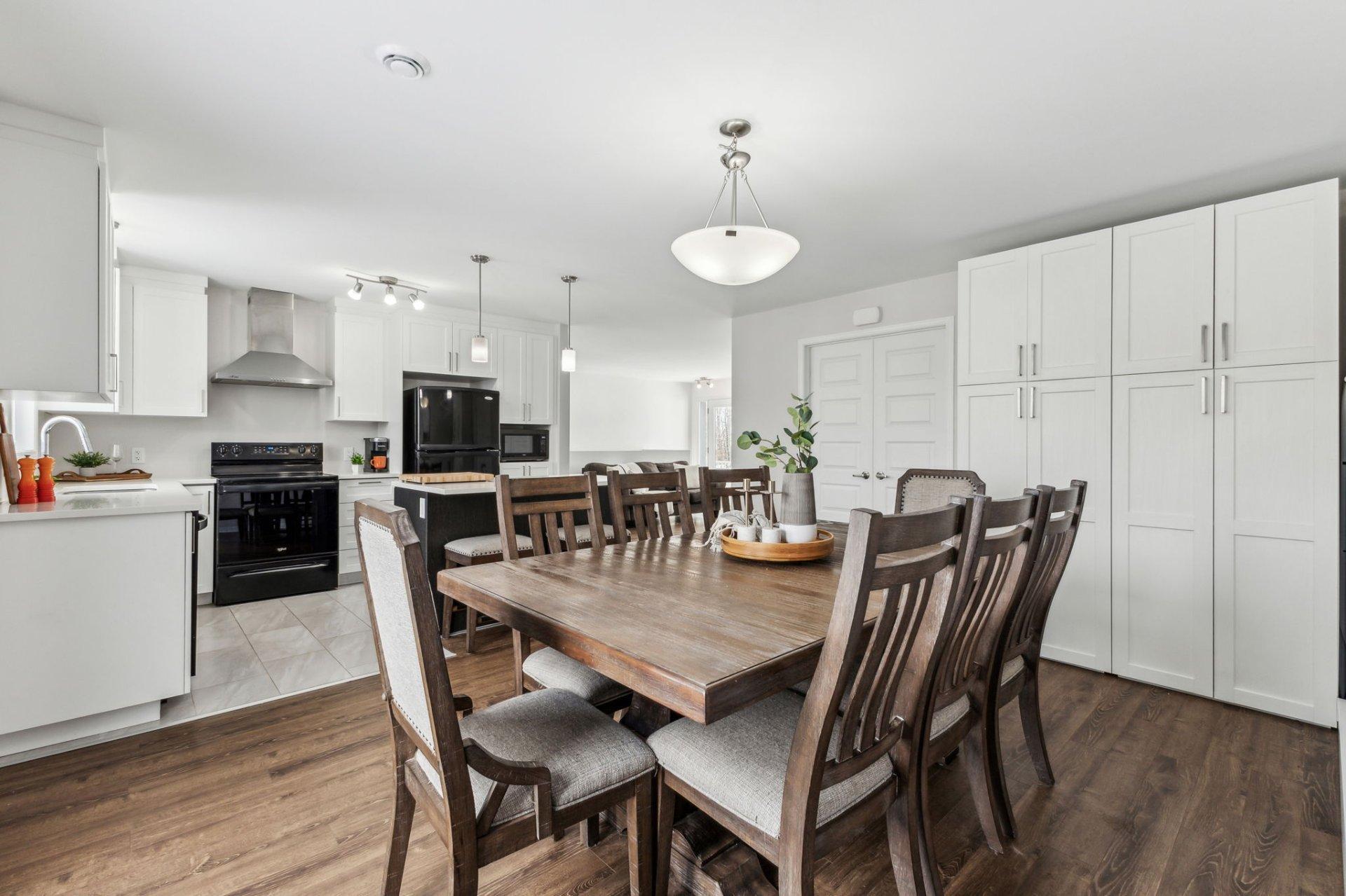 









68


Ch. du Haut-Bois

,
Val-des-Monts,




QC
J8N0C8

