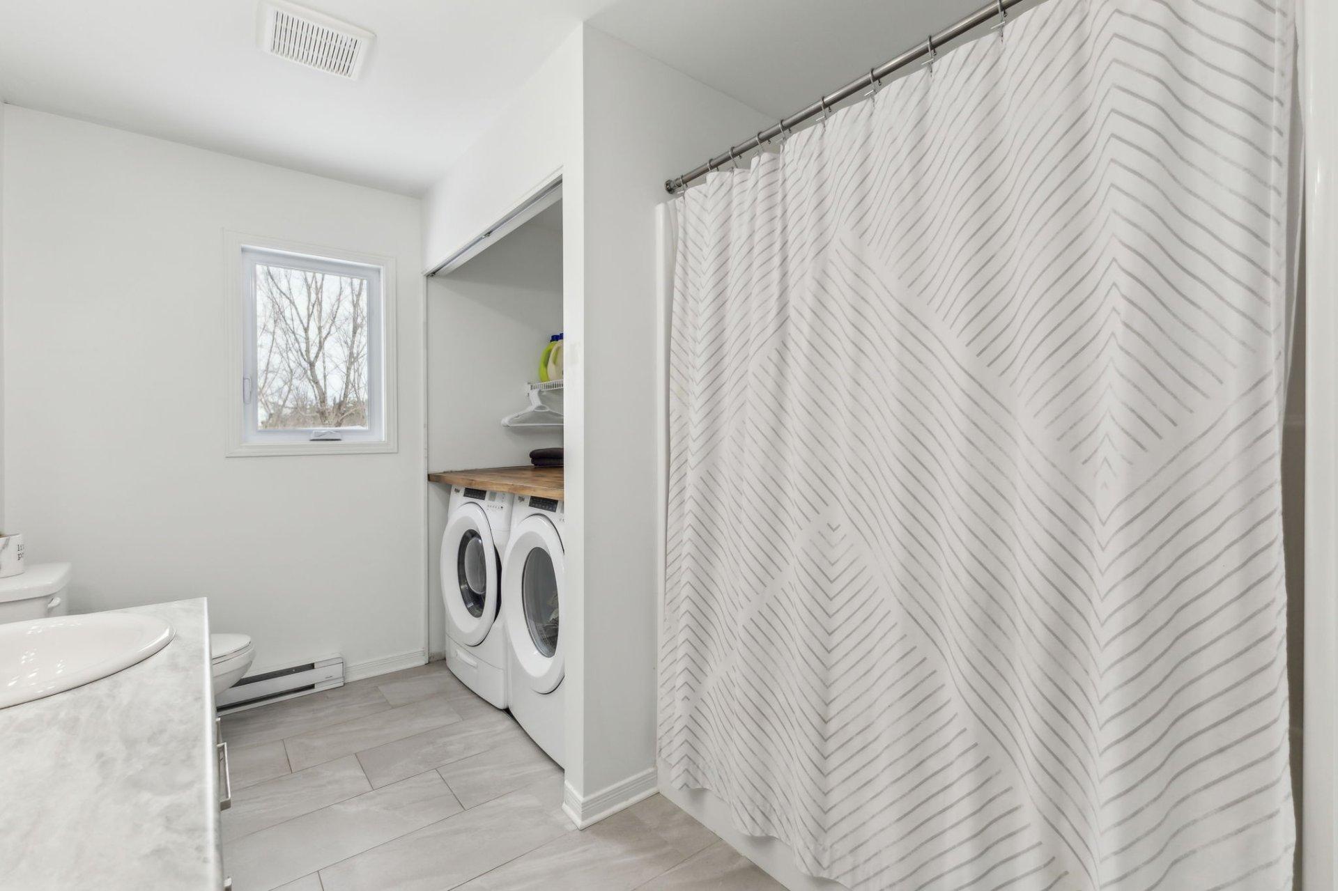 









68


Ch. du Haut-Bois

,
Val-des-Monts,




QC
J8N0C8

