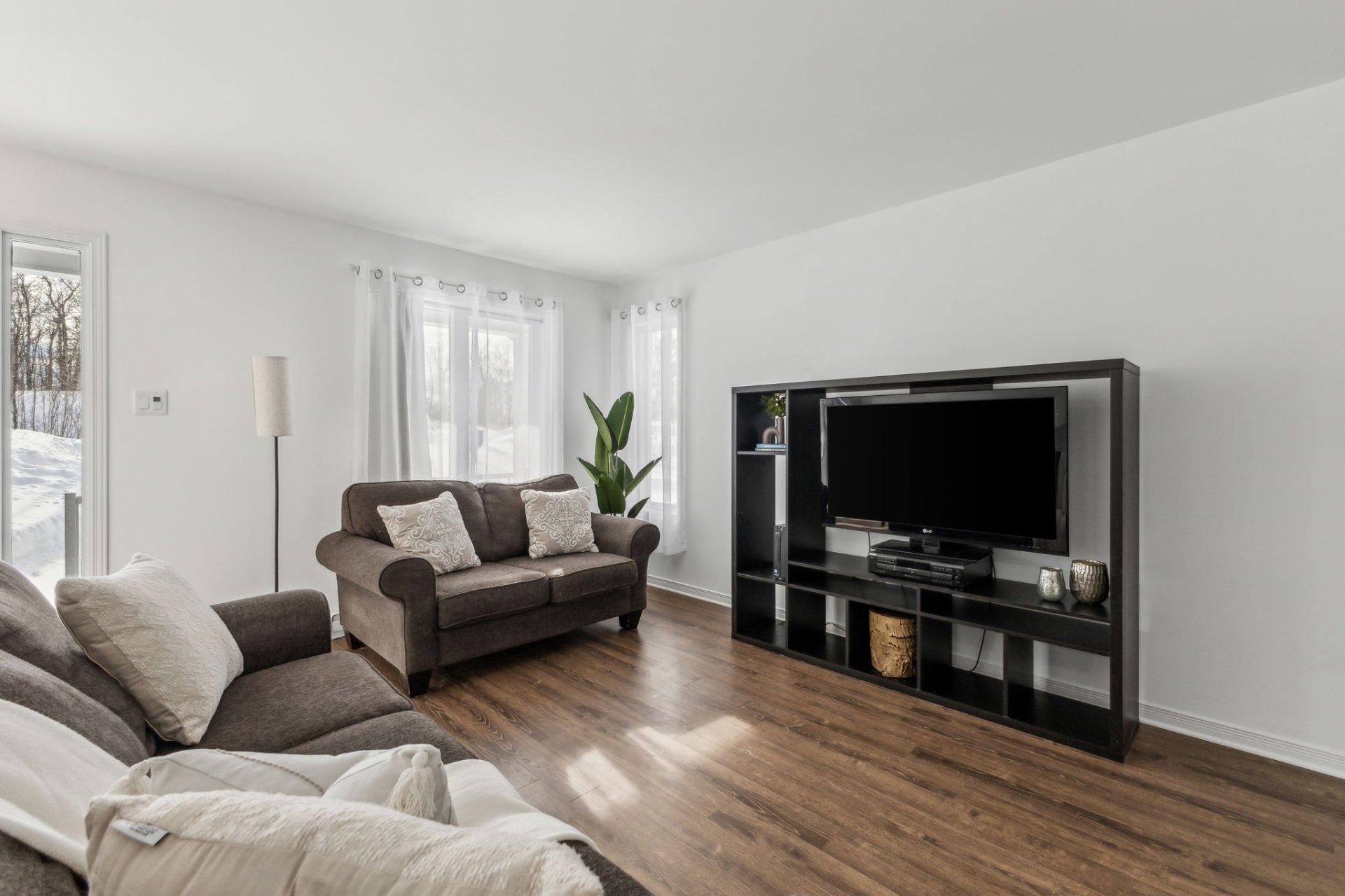 









68


Ch. du Haut-Bois

,
Val-des-Monts,




QC
J8N0C8

