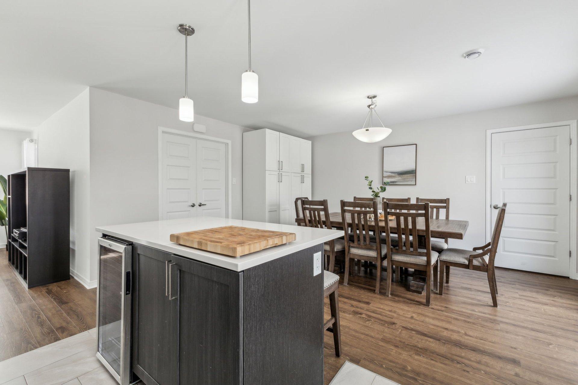 









68


Ch. du Haut-Bois

,
Val-des-Monts,




QC
J8N0C8

