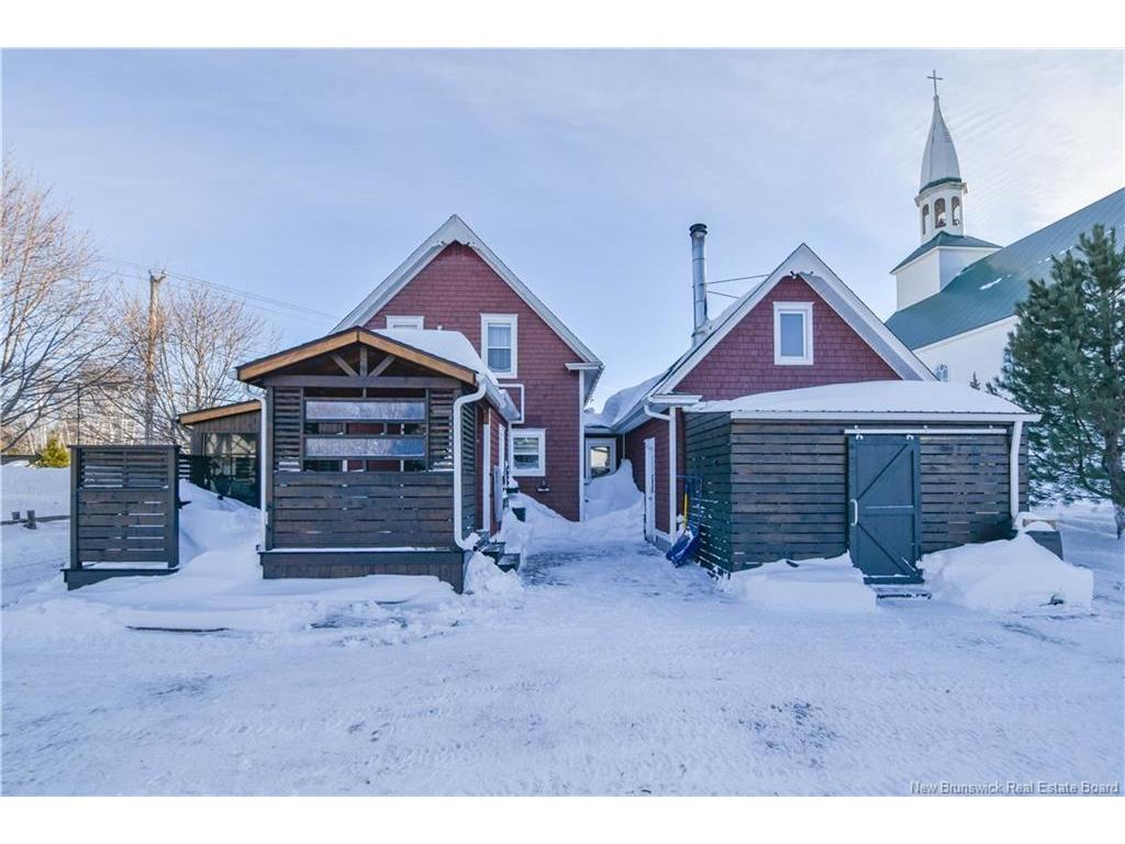









654


des Acadiens

BLVD,
Bertrand,




NB
E1W 1G8

