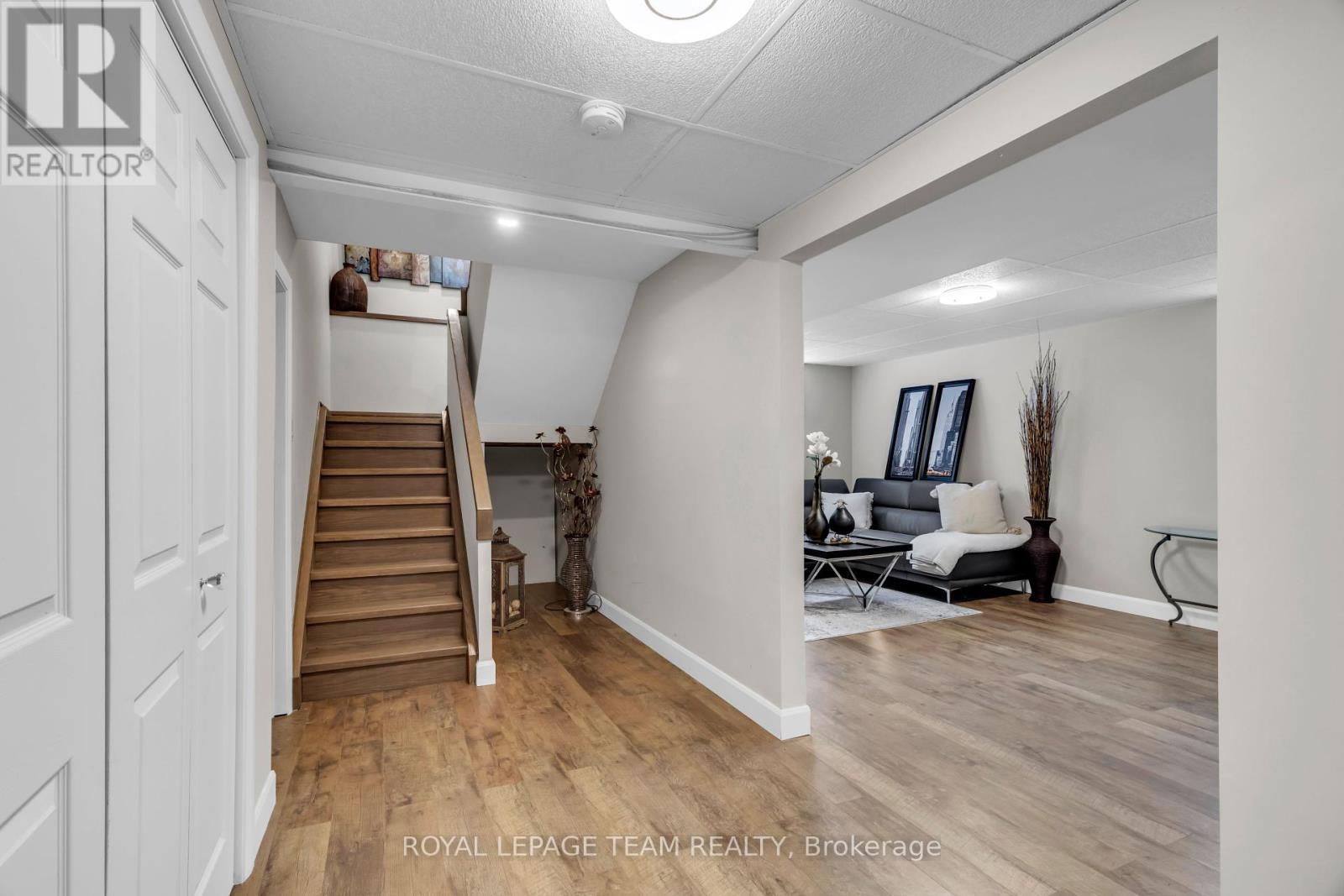 












528 OPEONGO ROAD

,
Renfrew,




Ontario
K7V2T5

