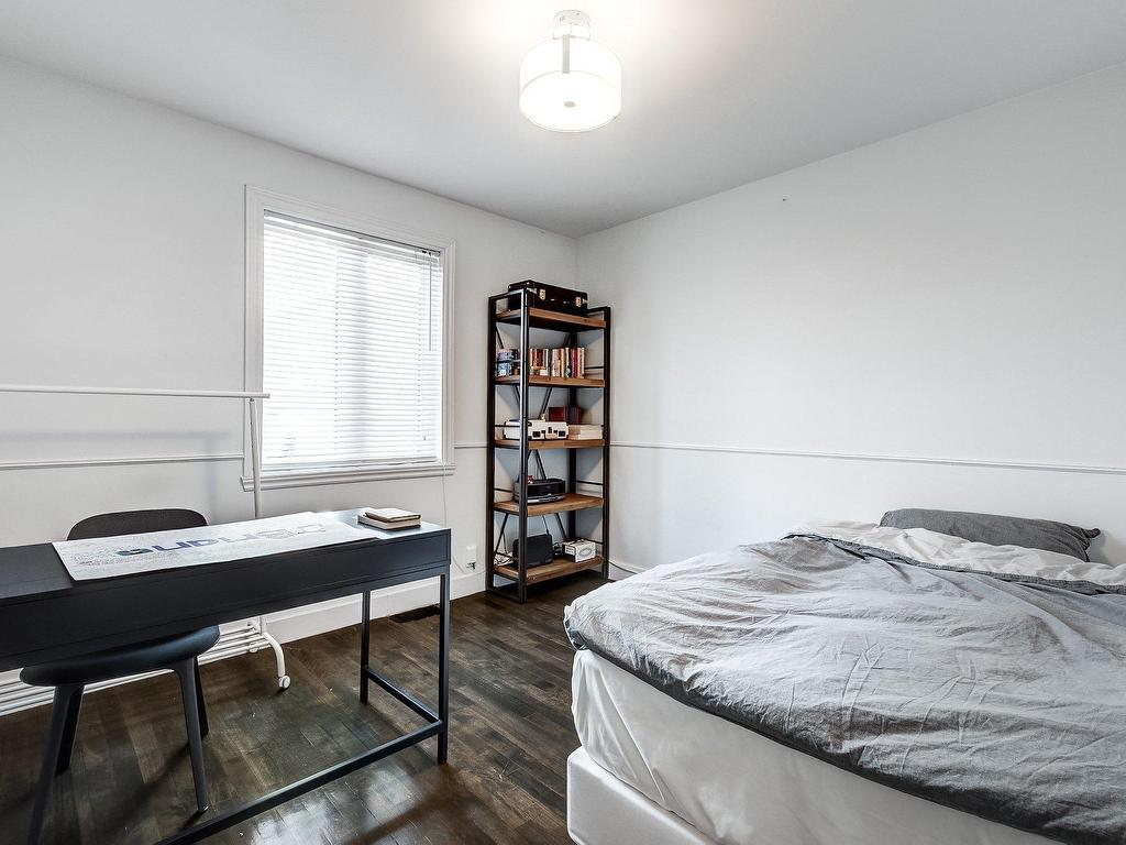 









5714


Av. Whitehorne

,
Côte-Saint-Luc,




QC
H4W1Z9

