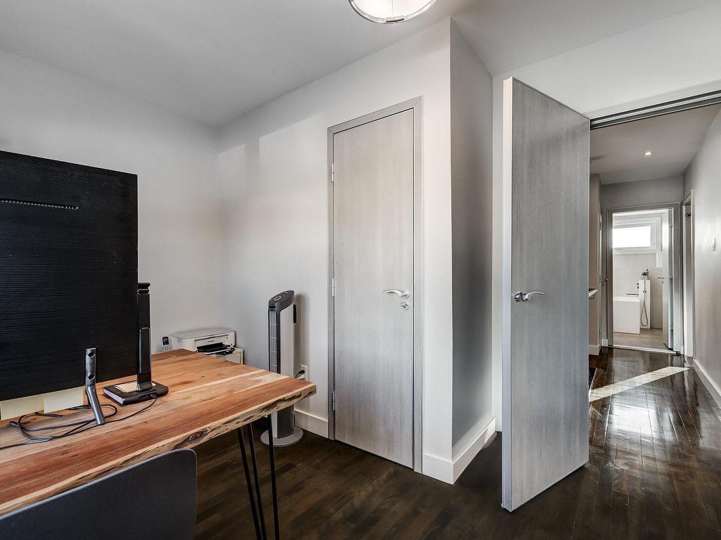 









5714


Av. Whitehorne

,
Côte-Saint-Luc,




QC
H4W1Z9

