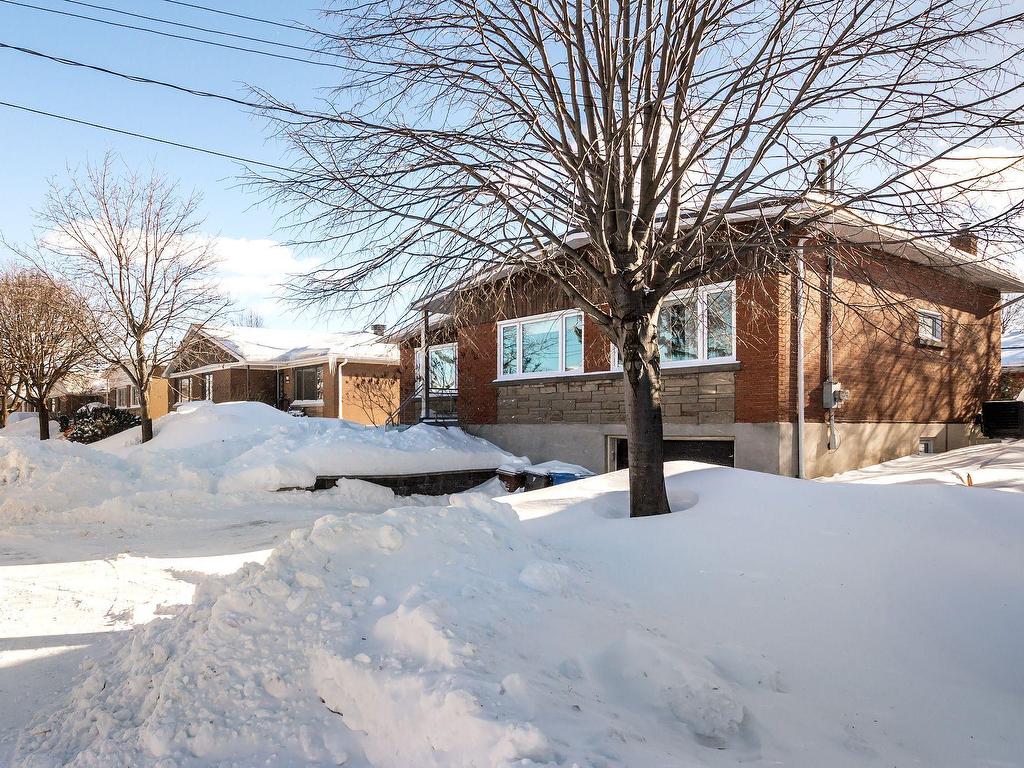 









5714


Av. Whitehorne

,
Côte-Saint-Luc,




QC
H4W1Z9

