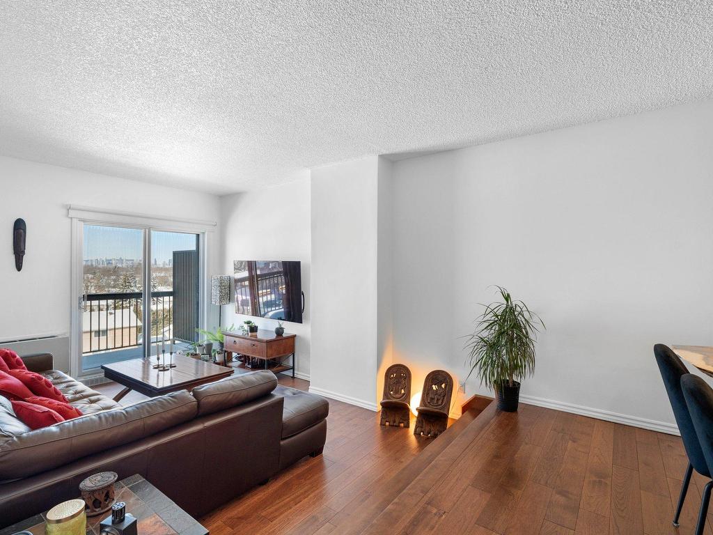 









1550


Av. Panama

, 616,
Brossard,




QC
J4W2W3

