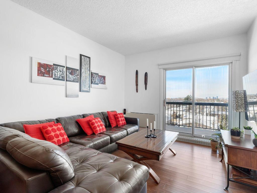 









1550


Av. Panama

, 616,
Brossard,




QC
J4W2W3

