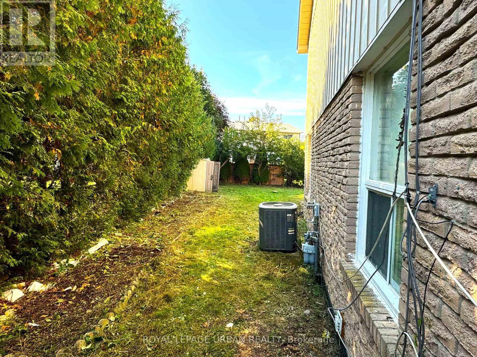 












347 BRAYMORE BOULEVARD

,
Toronto,




Ontario
M1B2W6

