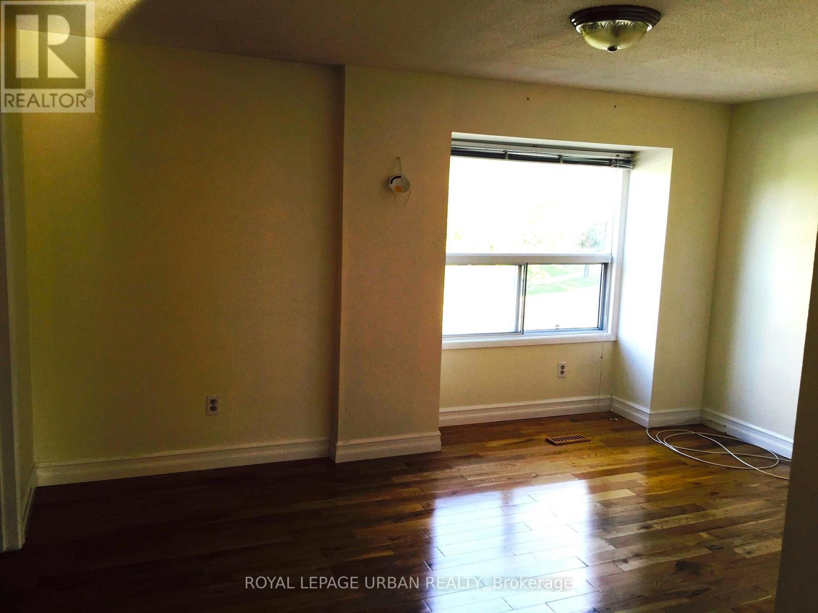












347 BRAYMORE BOULEVARD

,
Toronto,




Ontario
M1B2W6


