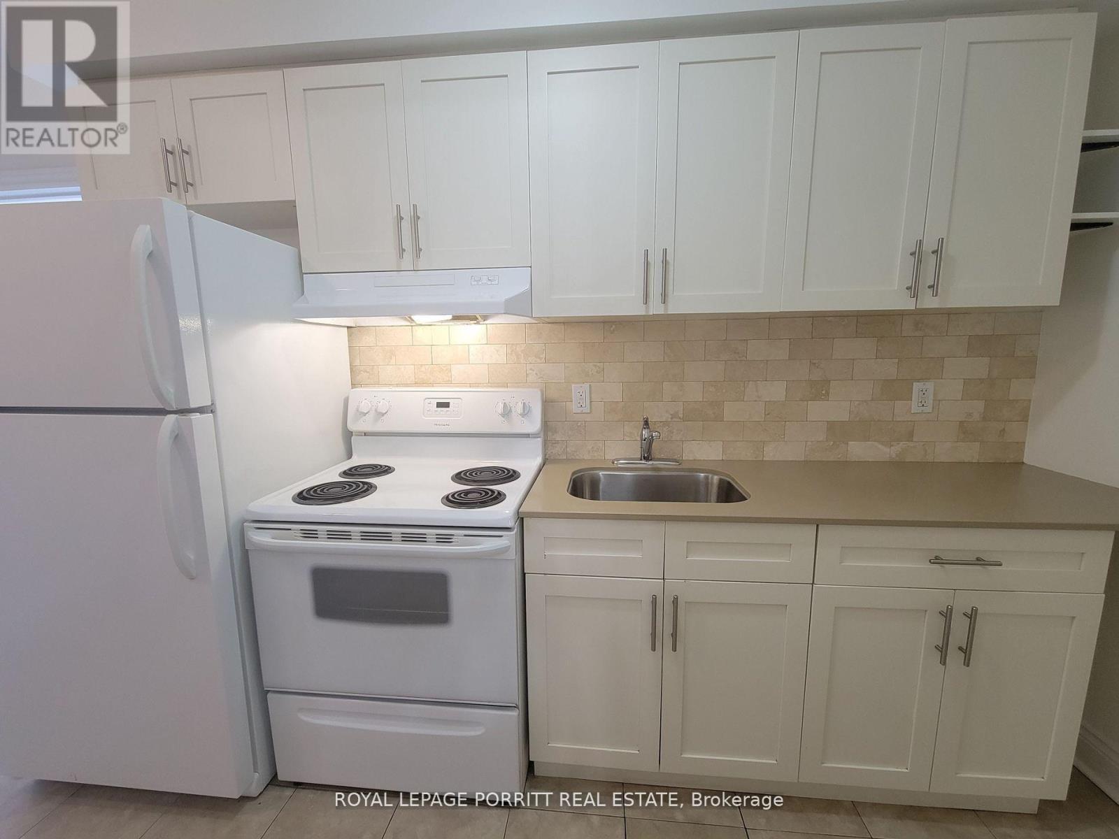 












5 - 3511 LAKE SHORE BOULEVARD W

,
Toronto,




Ontario
M8W1N5

