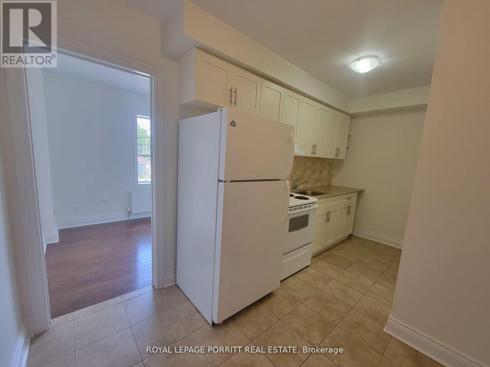 












5 - 3511 LAKE SHORE BOULEVARD W

,
Toronto,




Ontario
M8W1N5

